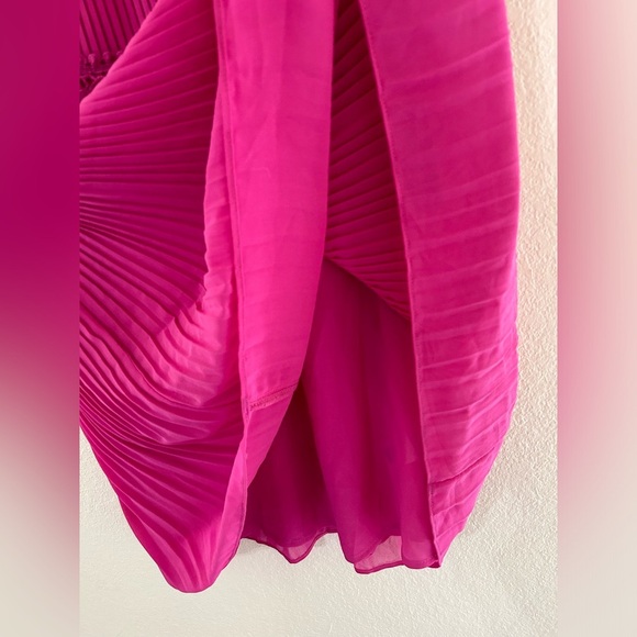 NWT Lulu's Something Wonderful Fuchsia Lace Pleated Skater Dress Pink Size Small - Picture 10 of 14